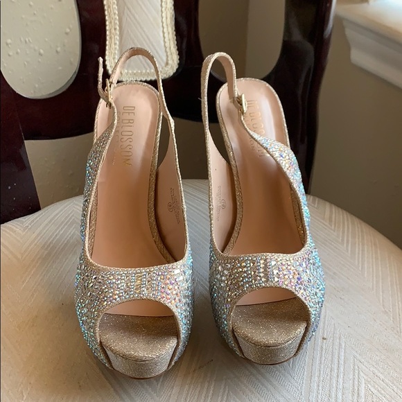 Heels - Picture 2 of 3